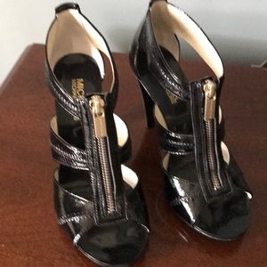 NWOT size 6 Michael for Michael Kors heels